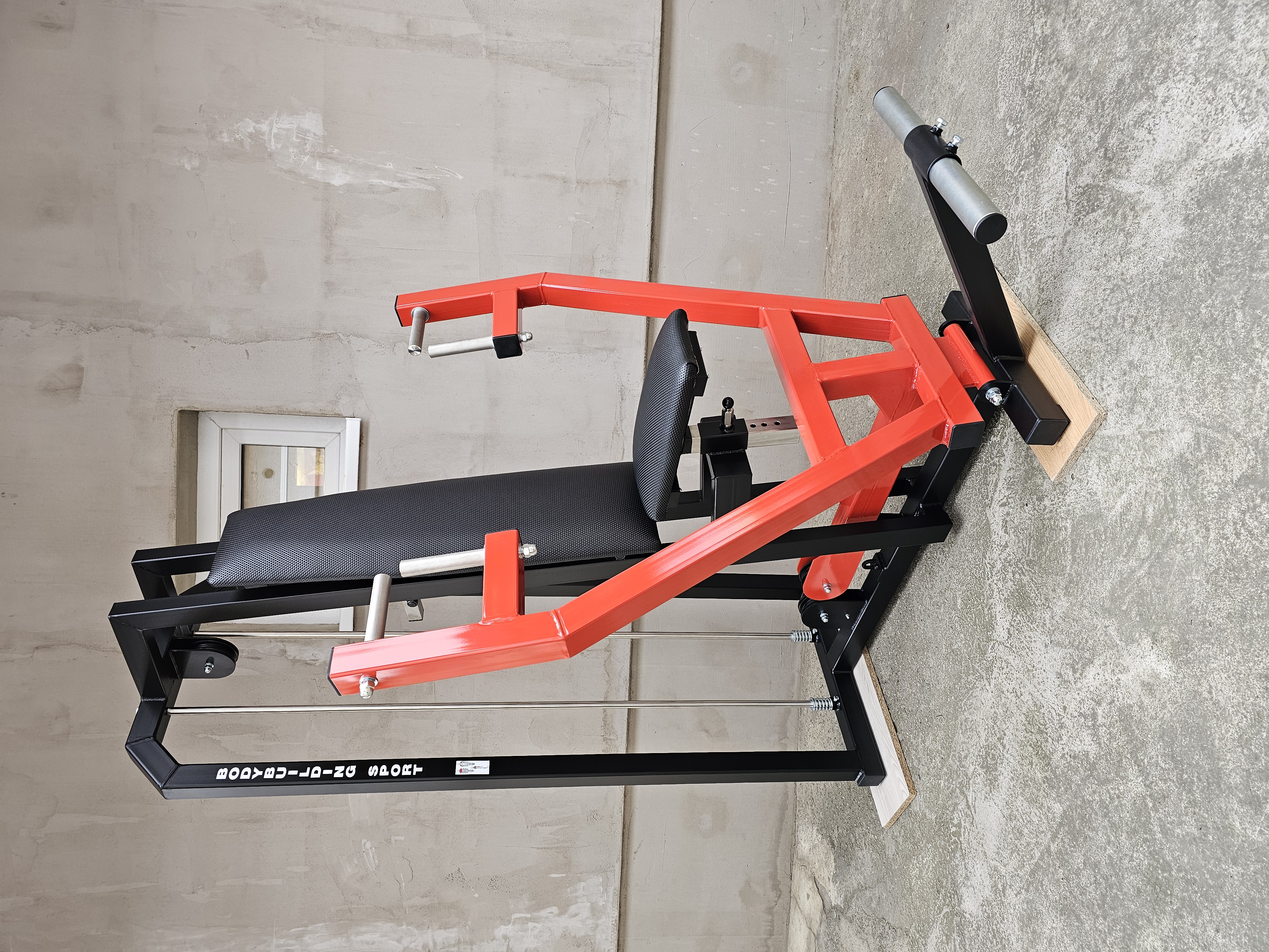 Tlaky v sede cez kladku - hrudník